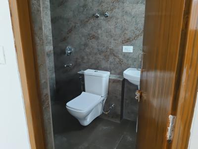 Image of 2300 Sq.ft 3 BHK Apartment / Flat for rent in Vikram Golf View Condos, Sector 19 Dwarka, New Delhi for Rs. 63000