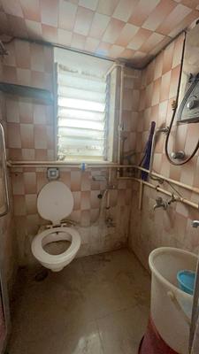 Bathroom Image of 585 Sq.ft 1 BHK Apartment / Flat for sale in Dahisar East Mumbai for Rs. 7900000