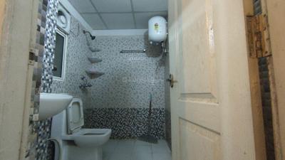 Bathroom Image of 650 Sq.ft 1 BHK Apartment / Flat for rent in Maxblis Grand Wellington, Sector 75 Noida for Rs. 31000