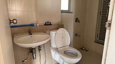 Image of 1080 Sq.ft 2 BHK Apartment / Flat for rent in Adani The Meadows, Shantigram, Ahmedabad for Rs. 23000