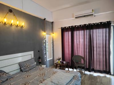Bedroom Image of 435 Sq.ft 1 RK Apartment / Flat for sale in Paramount Pine And Oak Studio, Surajpur Greater Noida for Rs. 3100000