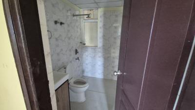 Image of 1600 Sq.ft 3 BHK Apartment / Flat for rent in Sethi Max Royal, Sector 76, Noida for Rs. 35000