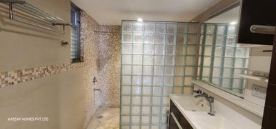 Bathroom Image of 4500 Sq.ft 5 BHK Apartment / Flat for sale in Solitaire Unity, Kondapur Hyderabad for Rs. 41500000