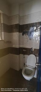 Bathroom Image of 980 Sq.ft 2 BHK Apartment / Flat for rent in Hadapsar Pune for Rs. 25000