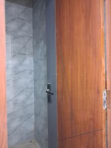 Common Bathroom Image of 650 Sq.ft 1 BHK Apartment / Flat for sale in Capital Metro Height, Sector 72 Noida for Rs. 2800000