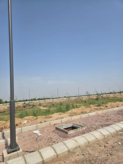 Pyramid Emerald Estate Main Image 1
