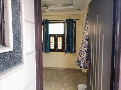 Balcony Image of 850 Sq.ft 2 BHK Builder Floor for rent in Preet Vihar New Delhi for Rs. 16000