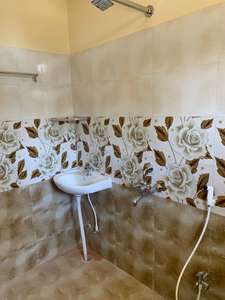 Bathroom Image of 1400 Sq.ft 3 BHK Independent House for rent in Indrapuri Colony Ranchi for Rs. 10000