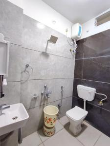 Bathroom Image of 500 Sq.ft 1 BHK Apartment / Flat for rent in Mahalakshmi Nagar Indore for Rs. 17000