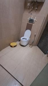 Bathroom Image of 500 Sq.ft 1 RK Builder Floor for rent in Green Park New Delhi for Rs. 32000