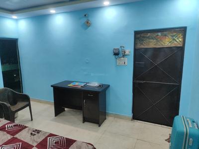 Bedroom Image of 668 Sq.ft 3 BHK Builder Floor for rent in Subzi Mandi New Delhi for Rs. 14000