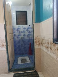 Bathroom Image of 260 Sq.ft 1 RK Apartment / Flat for rent in Mankhurd Mumbai for Rs. 11000