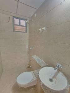 Bathroom Image of 1350 Sq.ft 2 BHK Apartment / Flat for rent in Zaveri Greens, Ghuma Ahmedabad for Rs. 24000