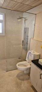 Bathroom Image of 2220 Sq.ft 3.5 BHK Apartment / Flat for rent in Prestige Woodland Park, Cox Town Bengaluru for Rs. 150000