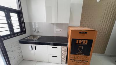 Kitchen Image of 300 Sq.ft 1 RK Apartment / Flat for rent in Sector 28 Gurgaon for Rs. 17200