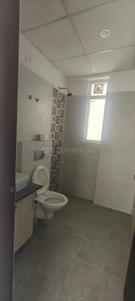 Bathroom Image of 1400 Sq.ft 3 BHK Apartment / Flat for rent in Umbera Greens, Sangowal Ludhiana for Rs. 20000
