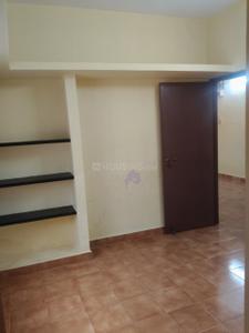 Bedroom Image of 800 Sq.ft 2 BHK Apartment / Flat for rent in Adambakkam Chennai for Rs. 18000