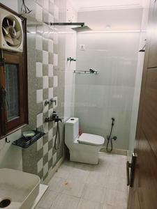 Bathroom Image of 950 Sq.ft 2 BHK Apartment / Flat for sale in Panchdeep Apartments CGHS, Vikaspuri New Delhi for Rs. 12800000