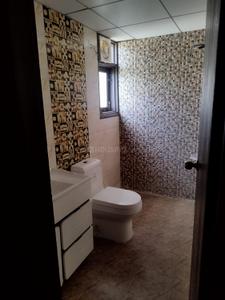 Bathroom Image of 1880 Sq.ft 3 BHK Apartment / Flat for rent in Arocon Golf Ville, Crossings Republik Ghaziabad for Rs. 30000