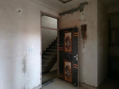 Living Room Image of 750 Sq.ft 2 BHK Builder Floor for sale in DLF Ankur Vihar Ghaziabad for Rs. 2375000