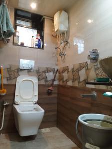 Bathroom Image of 750 Sq.ft 2 BHK Apartment / Flat for sale in Kandivali West Mumbai for Rs. 12500000
