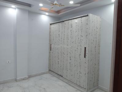 Bedroom Image of 1200 Sq.ft 3 BHK Builder Floor for rent in Preet Vihar New Delhi for Rs. 37000
