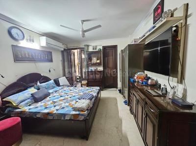 Bedroom Image of 1800 Sq.ft 3 BHK Builder Floor for sale in Jangpura New Delhi for Rs. 50000000