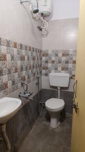 Bathroom Image of 220 Sq.ft 1 RK Apartment / Flat for rent in Kondapur Hyderabad for Rs. 15000