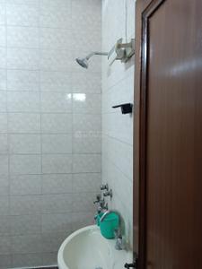 Bathroom Image of 1000 Sq.ft 2 BHK Independent House for rent in Lajpat Nagar New Delhi for Rs. 50000