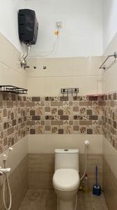 Bathroom Image of 700 Sq.ft 2 BHK Independent House for rent in Selvapuram Coimbatore for Rs. 15000