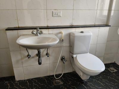 Bathroom Image of 1200 Sq.ft 3.5 BHK Apartment / Flat for rent in BPTP Park Elite Premium, Sector 84 Faridabad for Rs. 25500
