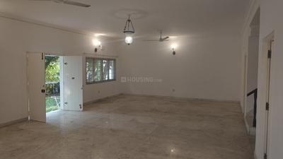 Super Aurum Living Room 1