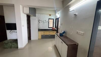 Kitchen Image of 1750 Sq.ft 2 BHK Apartment / Flat for rent in Science City Ahmedabad for Rs. 25000