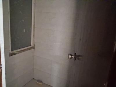 Bathroom Image of 585 Sq.ft 1 BHK Apartment / Flat for rent in Amrapali Dream Valley 2, Noida Extension Greater Noida for Rs. 16500