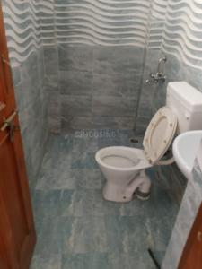 Bathroom Image of 850 Sq.ft 2 BHK Builder Floor for rent in Sector 63 A Noida for Rs. 23000