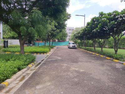 Image of 600 Sq.ft Residential Plot / Land for sale in DLF Alameda, Sector 73, Gurgaon for Rs. 180000000
