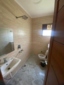 Bathroom Image of 1800 Sq.ft 3 BHK Builder Floor for rent in Kirti Nagar New Delhi for Rs. 55000