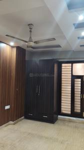 Bedroom Image of 720 Sq.ft 2 BHK Builder Floor for rent in Shalimar Bagh New Delhi for Rs. 25000