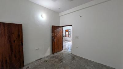 Bedroom Image of 1100 Sq.ft 2 BHK Independent House for rent in Kasimpur Viruha Lucknow for Rs. 14000