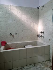 Bedroom Image of 1000 Sq.ft 1 BHK Apartment / Flat for rent in Janakpuri New Delhi for Rs. 25000