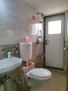 Common Bathroom Image of 630 Sq.ft 1 BHK Apartment / Flat for sale in Kasarvadavali Thane for Rs. 5500000