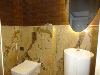 Bathroom Image of 3400 Sq.ft 4 BHK Builder Floor for sale in South Extension II New Delhi for Rs. 170000000