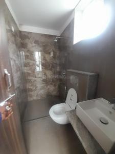 Bathroom Image of 1450 Sq.ft 3 BHK Apartment / Flat for rent in New Sneh Nagar Nagpur for Rs. 30000