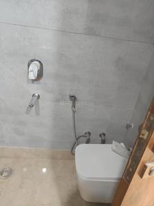 Bathroom Image of 1350 Sq.ft 3 BHK Builder Floor for sale in Model Town New Delhi for Rs. 25000000