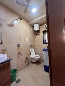 Bathroom Image of 750 Sq.ft 1 RK Builder Floor for rent in Moti Nagar New Delhi for Rs. 24500