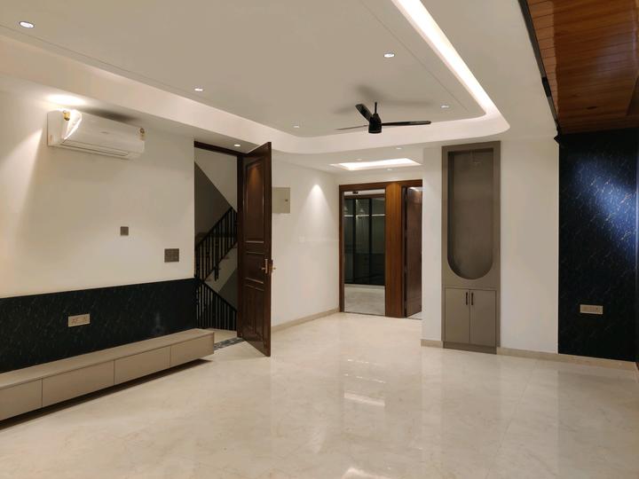 Unique Kaushambi Builder Floor - Image 3