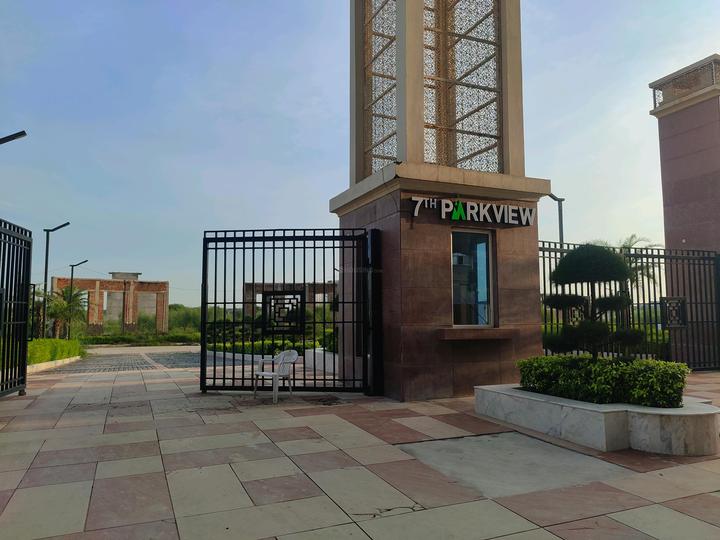 Main Entrance Image of 105 Sq.ft Residential Plot / Land for sale in Gaursons 7th Park View Gaur Yamuna City, Yeida Greater Noida for Rs. 8900000