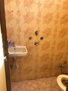 Bathroom Image of 1500 Sq.ft 3 BHK Apartment / Flat for rent in Indra Puri Colony Indore for Rs. 25000