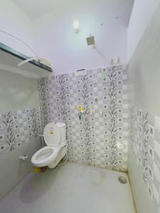 Bathroom Image of 200 Sq.ft 1 RK Independent House for rent in Dayal Bagh Agra for Rs. 6000