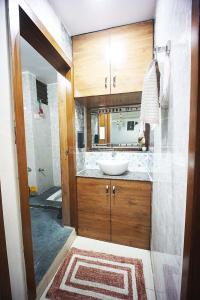Bathroom Image of 1575 Sq.ft 2 BHK Apartment / Flat for sale in Nikol Ahmedabad for Rs. 7000000